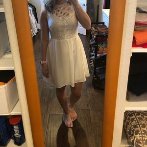 White mini dress, never worn (only to try on)